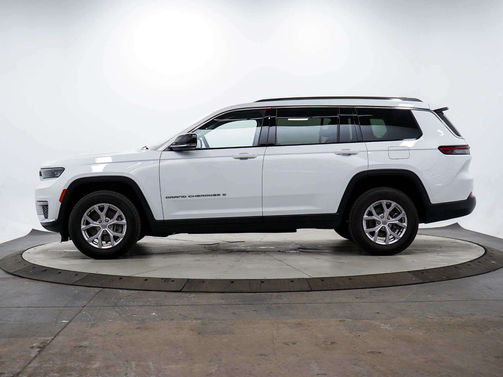 Used 2021 Jeep Grand Cherokee L Limited with VIN 1C4RJKBG7M8162922 for sale in Hopkins, Minnesota