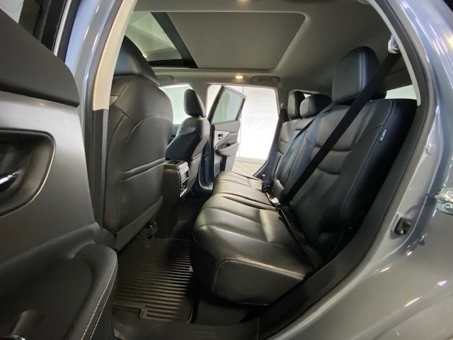 Used 2021 Gray Nissan SL image 21