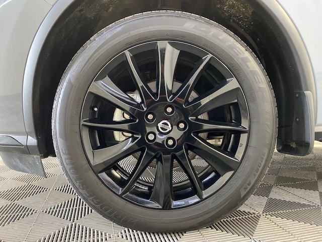 Used 2021 Gray Nissan SL image 4