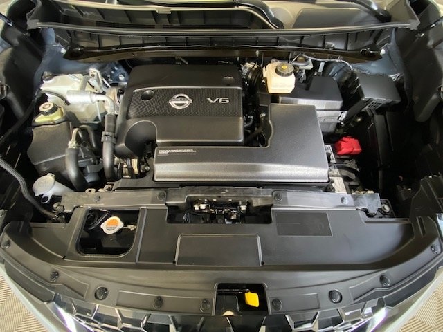 Used 2021 Gray Nissan SL image 22