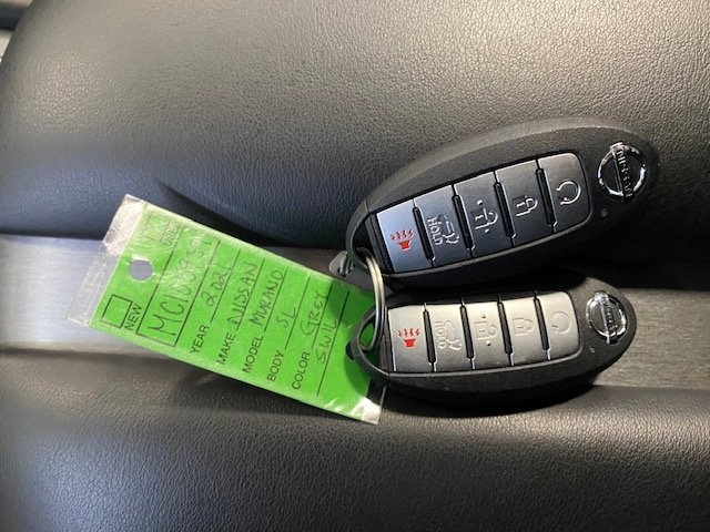 Used 2021 Gray Nissan SL image 16