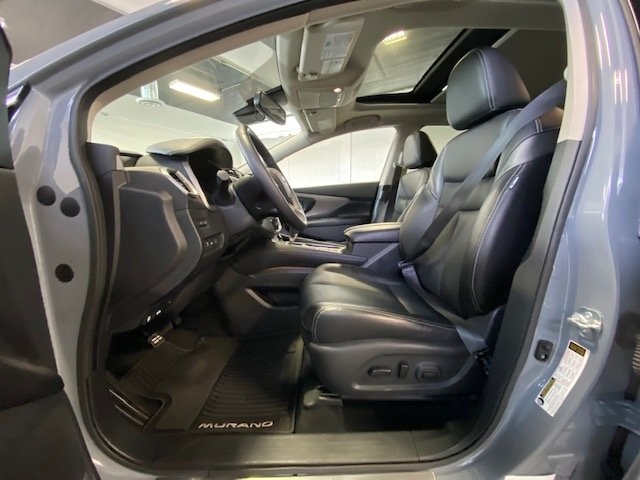 Used 2021 Gray Nissan SL image 6