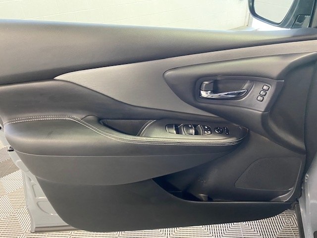 Used 2021 Gray Nissan SL image 9