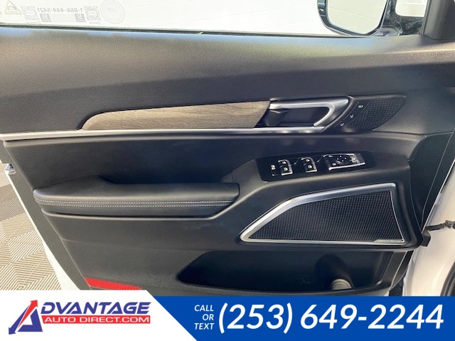 Used 2022 White Kia SX image 10