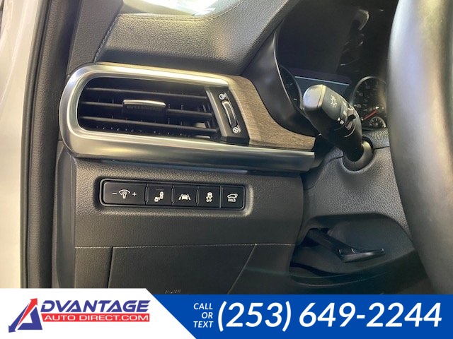 Used 2022 White Kia SX image 11