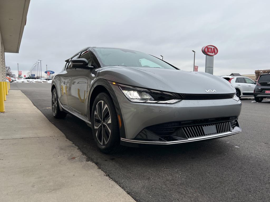 New 2023 Kia EV6 Wind