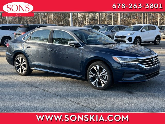 Pre-Owned 2022 Volkswagen Passat 2.0T SE FWD 4dr Car