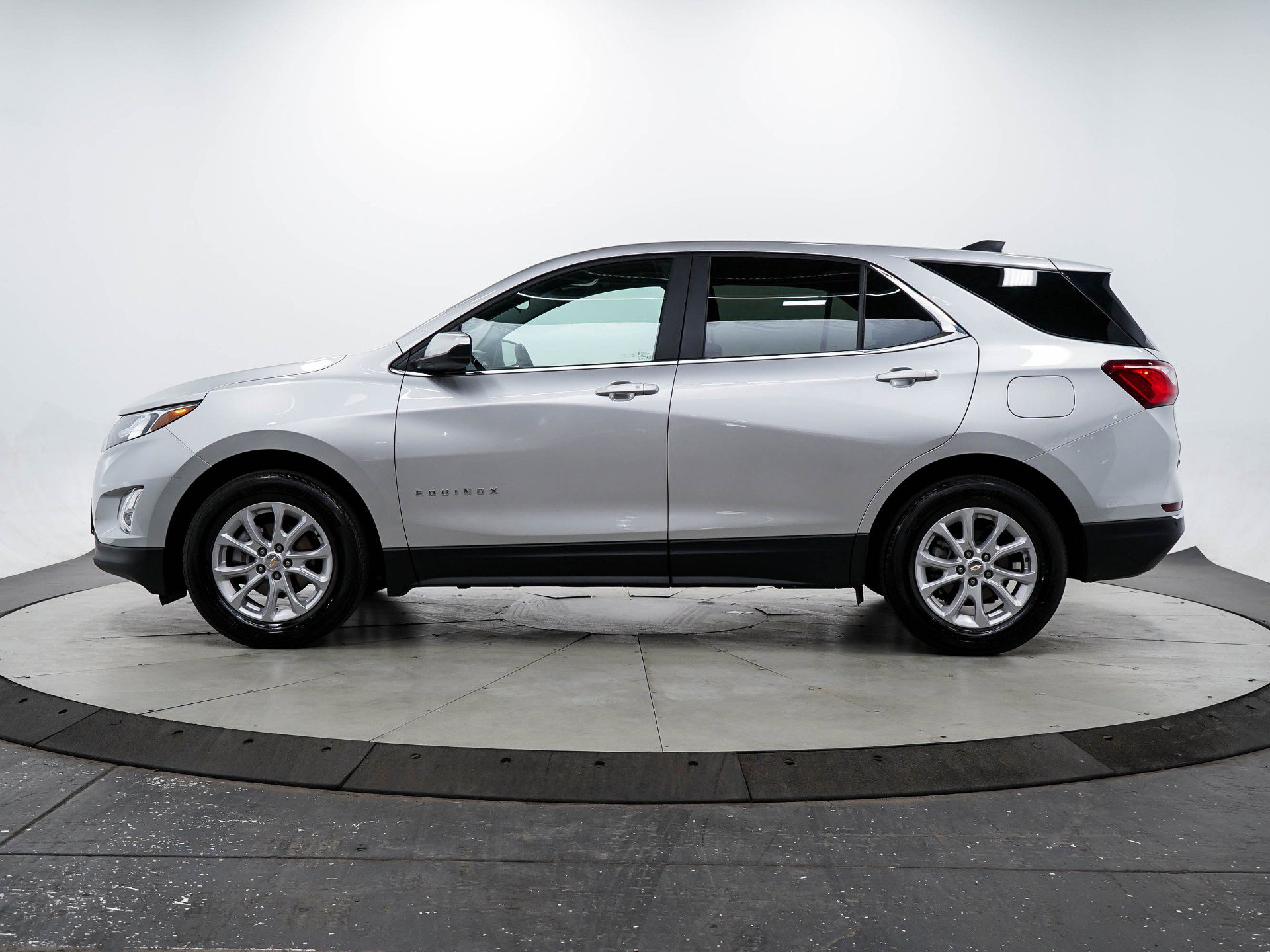 Used 2021 Chevrolet Equinox LT with VIN 3GNAXKEV0MS152852 for sale in White Bear Lake, Minnesota