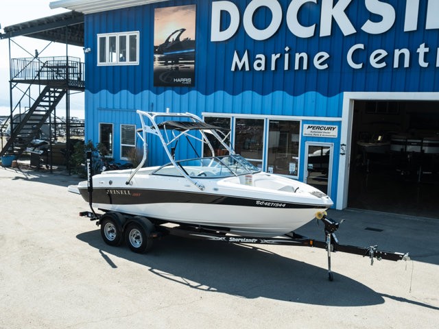 Certified Pre-Owned 2014 Reinell 207