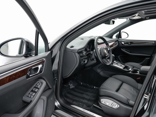 Certified Pre-Owned 2022 Porsche Macan Base