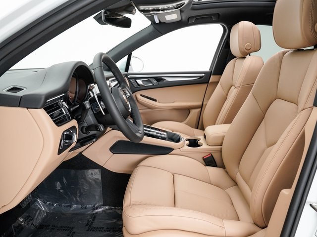 New 2023 Porsche Macan Base
