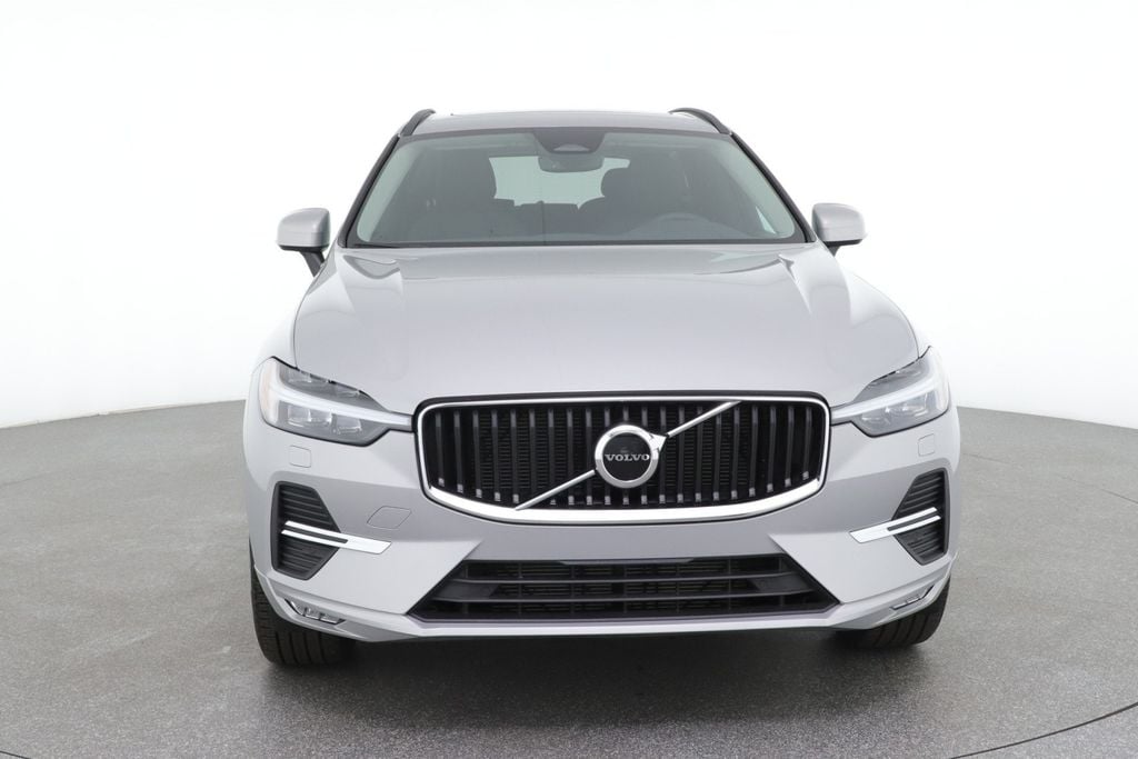 Volvo XC60 B5モーメンタム グリル