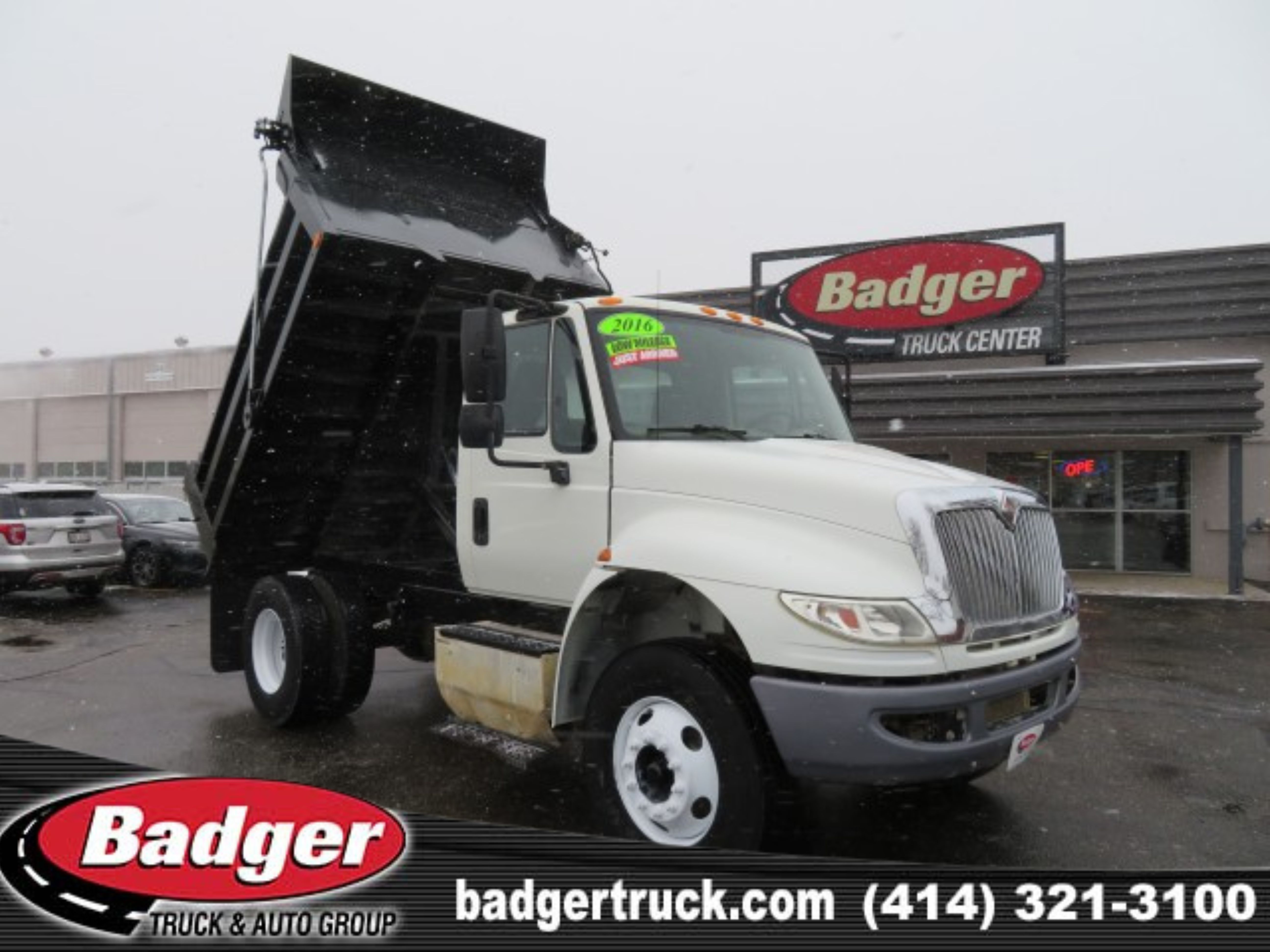 PreOwned 2016 International 4300 Dump near Milwaukee 42393 Badger