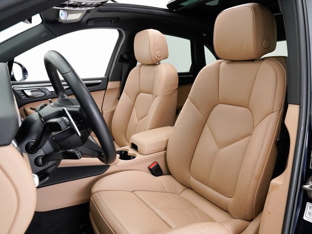 Certified Pre-Owned 2022 Porsche Macan Base