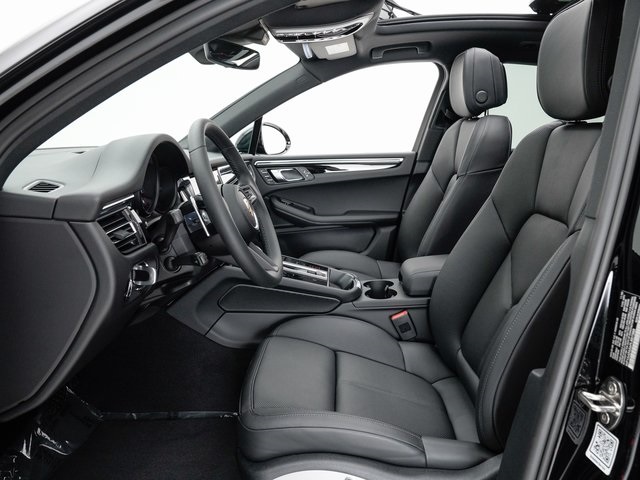 New 2023 Porsche Macan Base