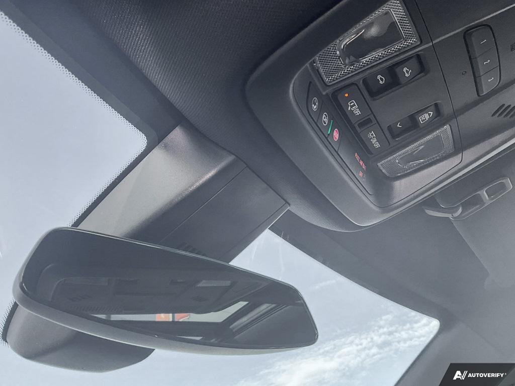 New 2023 Cadillac XT5 Sport Heated + Cooled Seats Panoramic Sunroof