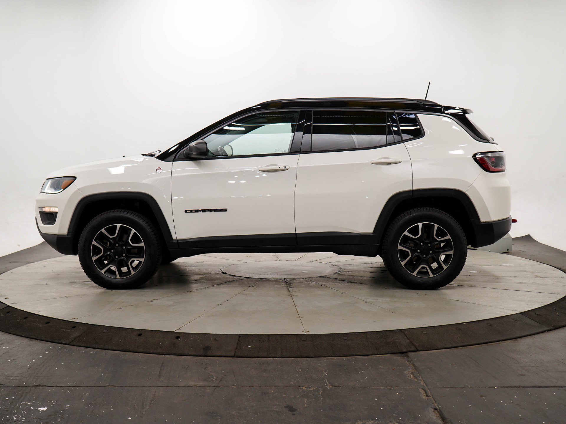 Used 2020 Jeep Compass Trailhawk with VIN 3C4NJDDB4LT249057 for sale in White Bear Lake, Minnesota