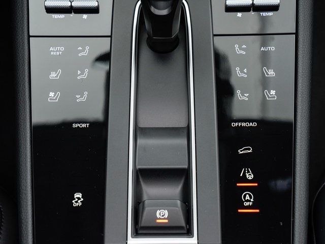 Certified Pre-Owned 2023 Porsche Macan Base
