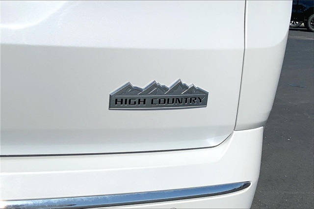 Used 2019 White Chevrolet High Country image 8