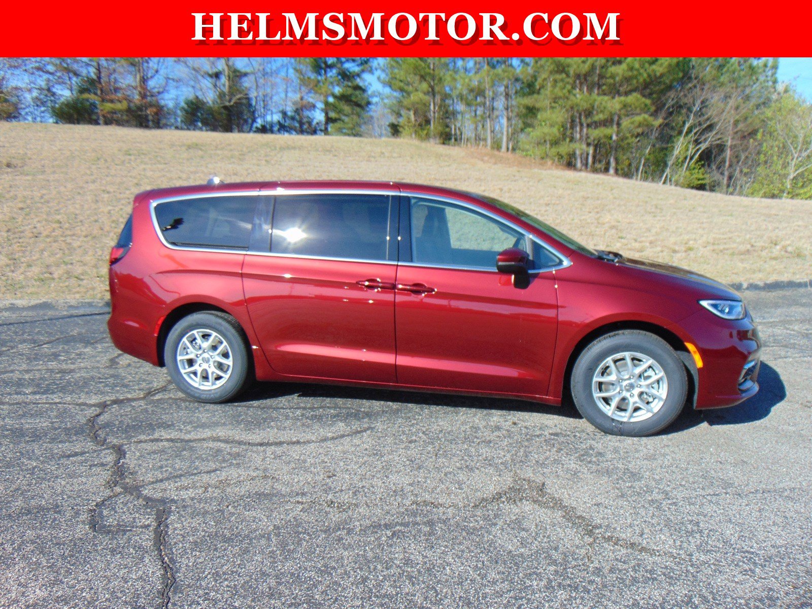 New 2023 Chrysler Pacifica Touring L Passenger Van in Lexington