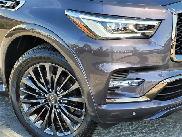 New 2023 INFINITI QX80 Premium Select