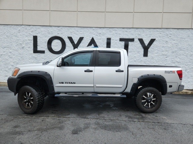 2015 Nissan Titan SV
