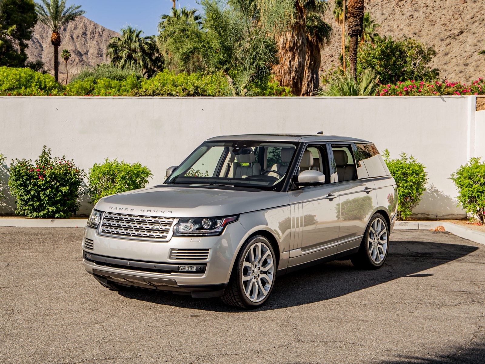 PreOwned 2017 Land Rover Range Rover 5.0L V8 Supercharged 4 Door in