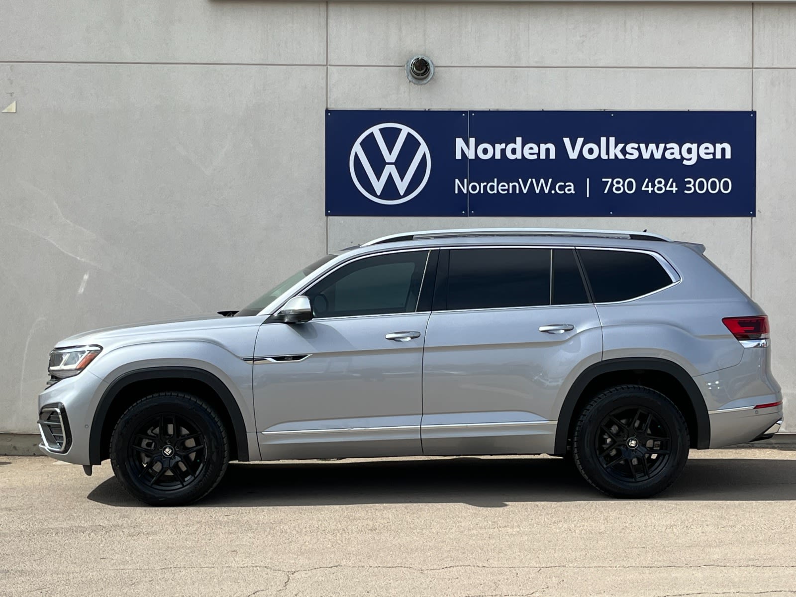 Certified PreOwned 2021 Volkswagen Atlas EXECLINE RLINE CAPTAINS CHAIRS VW CERTIFIED SUV
