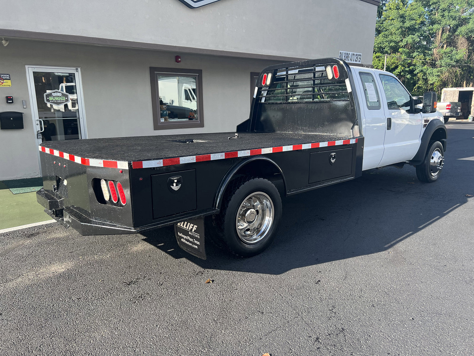 PreOwned 2008 Ford F550 4×4 Diesel 11ft Flatbed Hauler Extended Cab