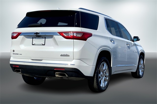 Used 2019 White Chevrolet High Country image 11