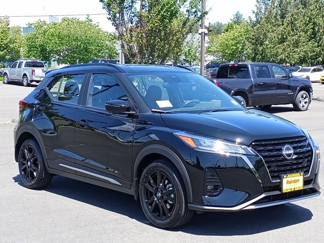 New 2023 Nissan Kicks SR