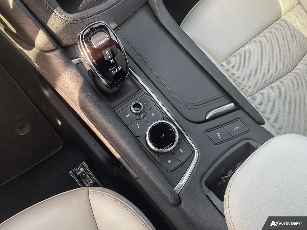 New 2023 Cadillac XT5 Sport Heated + Cooled Seats Panoramic Sunroof