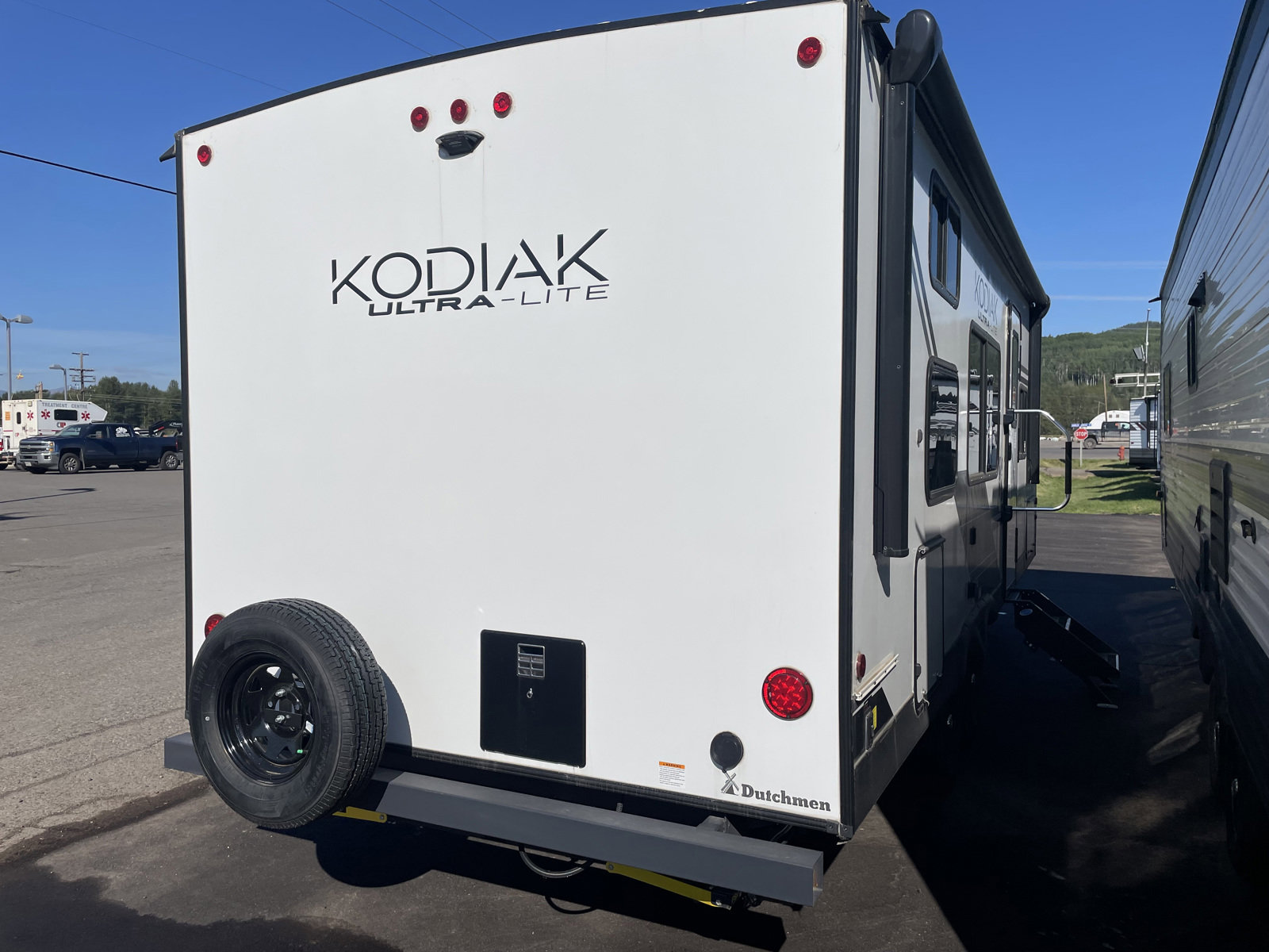 New 2022 Dutchmen Kodiak UltraLite 227BH for Sale N972640 SMP RV