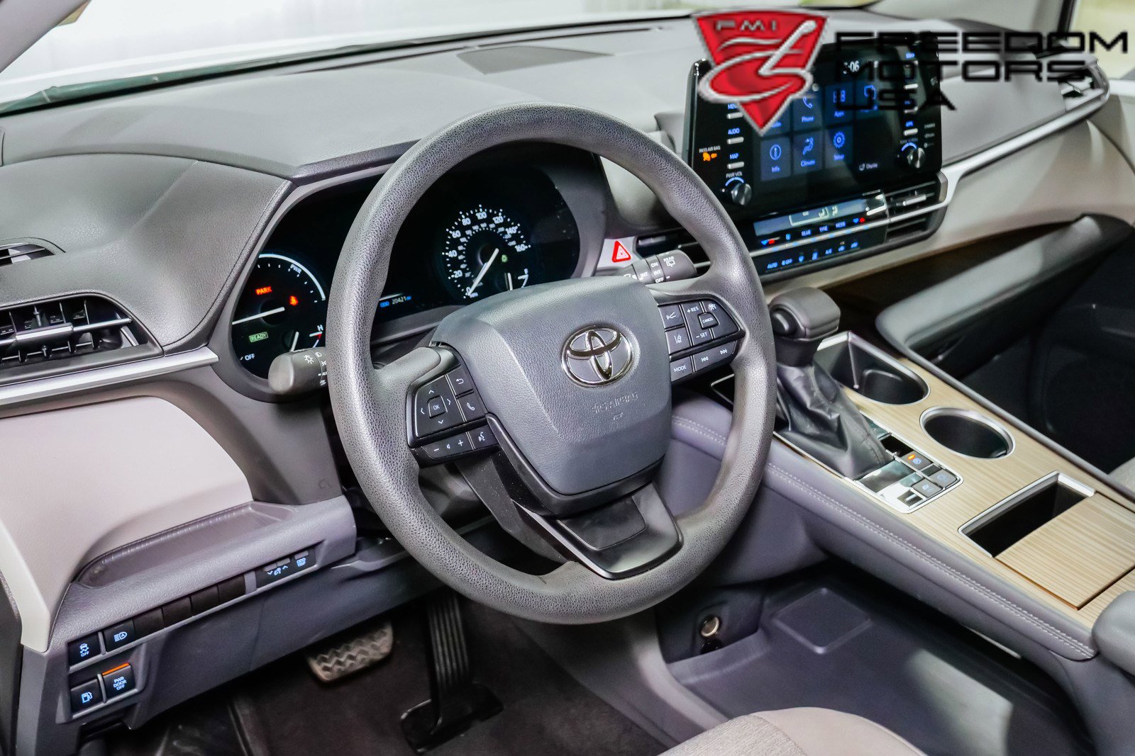 Pre-Owned 2022 Toyota Sienna LE