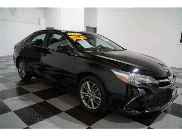2015 Toyota Camry SE Sedan 4D