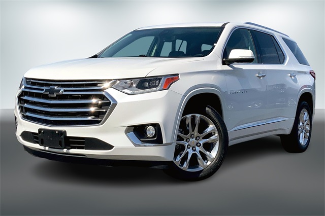 Used 2019 White Chevrolet High Country image 2
