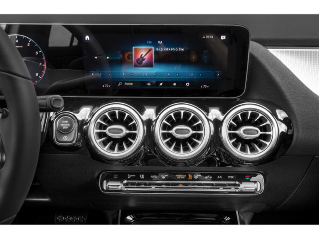 New 2022 Polar White Mercedes-Benz GLA250 image 7