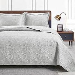 Love's cabin Oversized King Size Quilt Bedding Set Light Grey Bedspreads - Oversized King Lightweight Bedspread Comforter - Coin Pattern Coverlet for All Season - 3 Pieces (1 Quilt, 2 Pillow Shams)