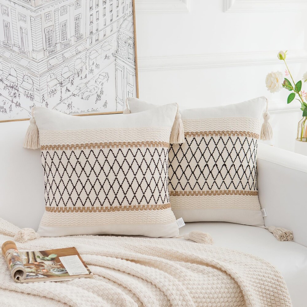HOMFREEST Boho Throw Pillow Covers 18x18 Set of 2 Farmhouse Decorative Lumbar Pillows Beige Textured Geometric Woven Tassels Cushion Cases for Living Room Sofa Couch Bed