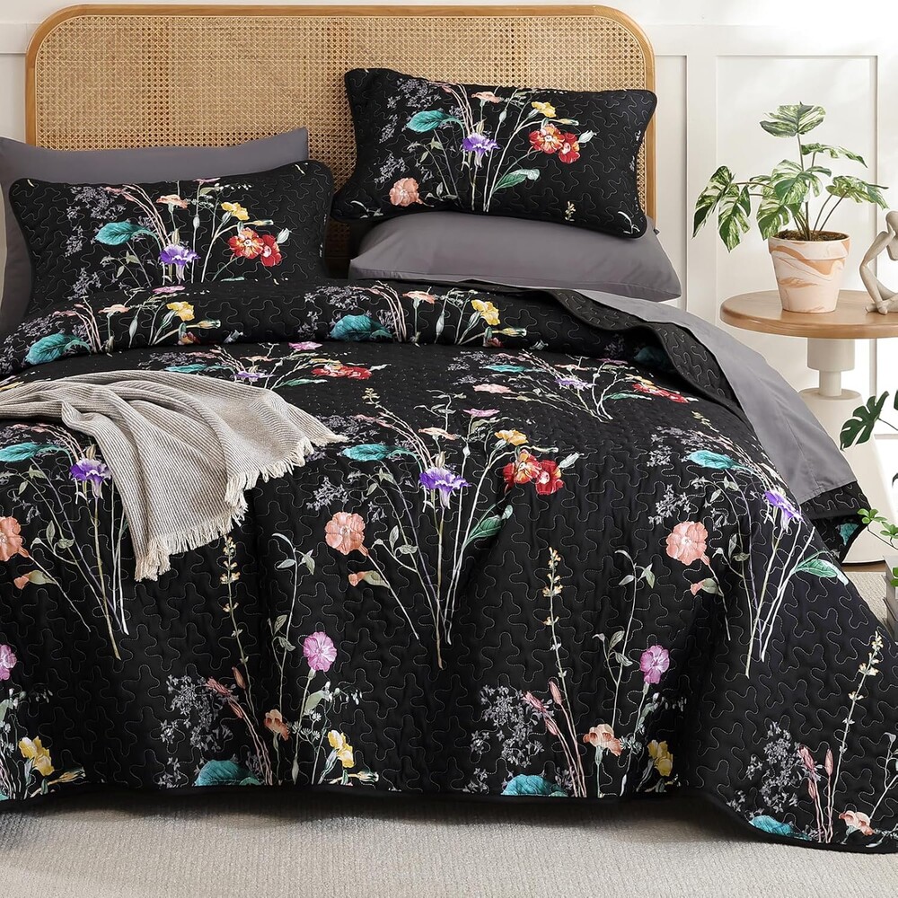 WONGS BEDDING Floral Quilt Set Queen Size, 3 Pieces Black Botanical Plants Pattern Bedspread Coverlet Set with 2 Pillowcases, Soft Lightweight Microfiber Bedding Set for All Season(96"×90")