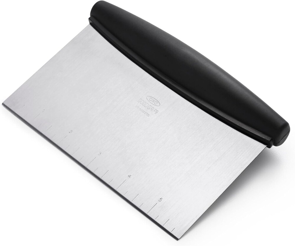 OXO Good Grips Stainless Steel Multi-Purpose Scraper & Chopper, Dough Cutter for Pizza, Bread and Cookie Dough, Multi-Purpose Vegetable Chopper, Dishwasher-Safe Kitchen Essential