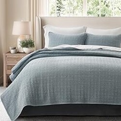 EverGrace Stonewashed 100% Natural Cotton Waffle Quilt Set King Size 3 Pieces, Soft, Breathable & Substantial Bedding, Quilted Coverlet Bedspread with 2 Shams for All Seasons, Blue Linen