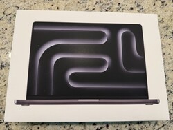 PRISTINE 2024 MacBook Pro 16” M4 Max 36GB RAM/1TB/32C GPU Space Black, AppleCare