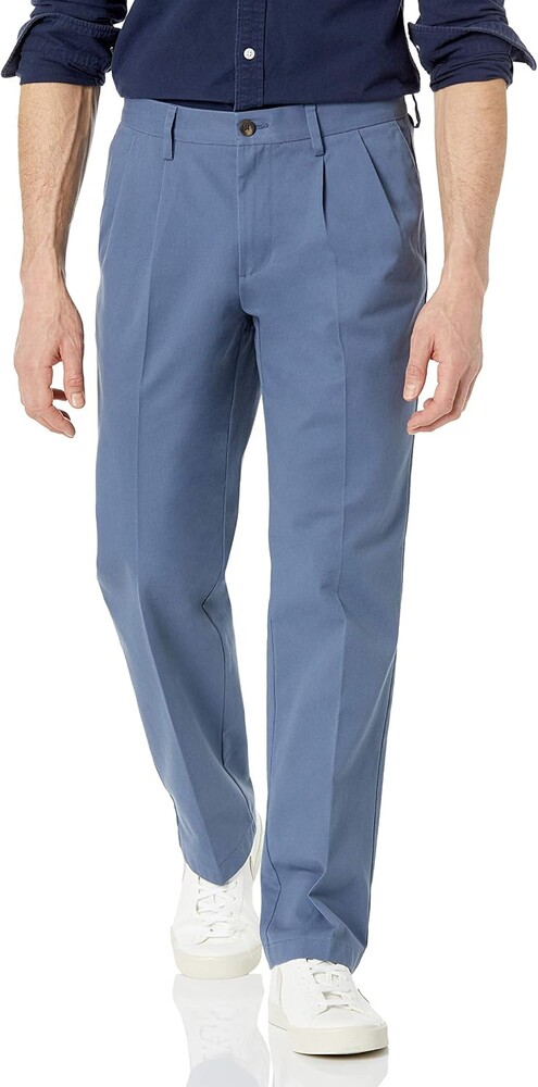 Amazon Essentials Men's Classic-Fit Wrinkle-Resistant Pleated Chino Pant (Available in Big & Tall)