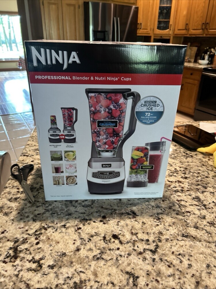 Ninja Professional BL660 3 Speed Blender with Nutri Cups 72 oz New