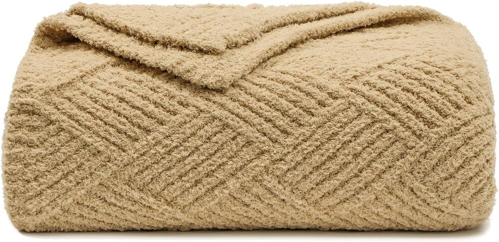 bearberry Super Soft & Fuzzy Minky Throw Blanket Lightweight All-Season - Diamond Stitch Plush Fleece for Couch, Bed, Sofa | Machine Washable Cozy Gift for Women, Men, Home (Camel, 40”x50”)