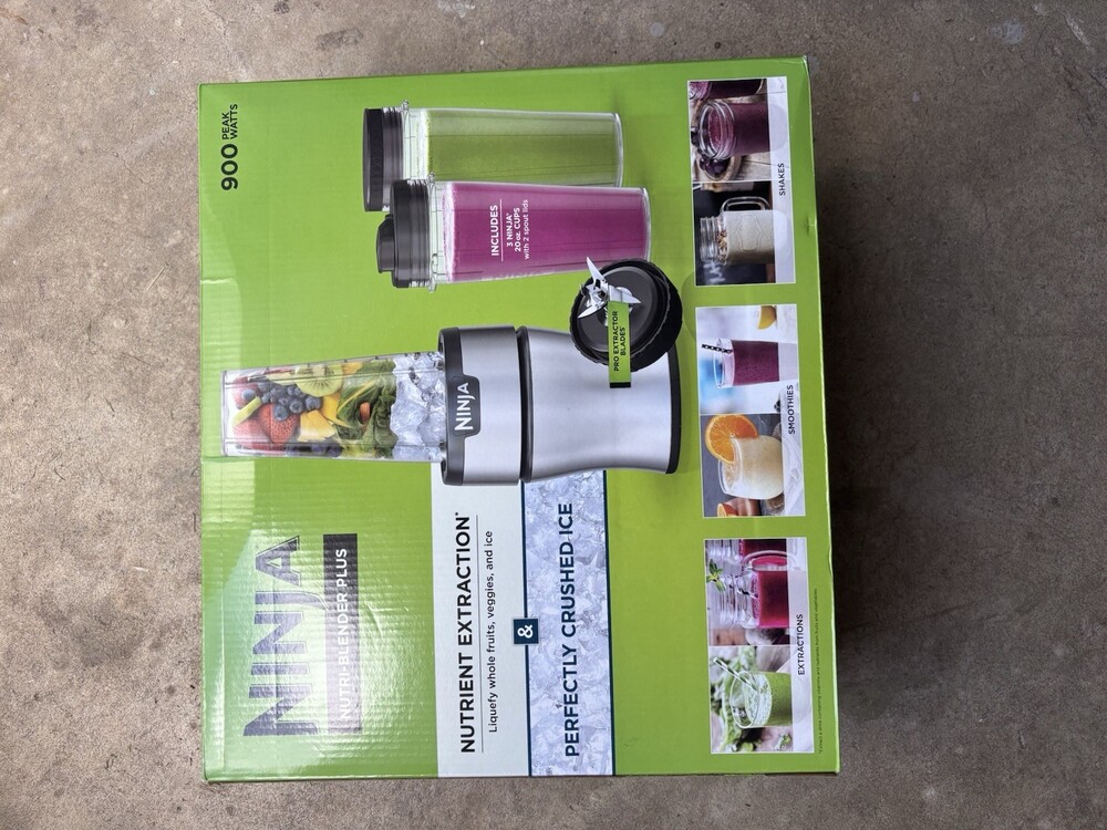 Ninja BN301 120V 20 Oz 3-Speed Personal Blender - Silver
