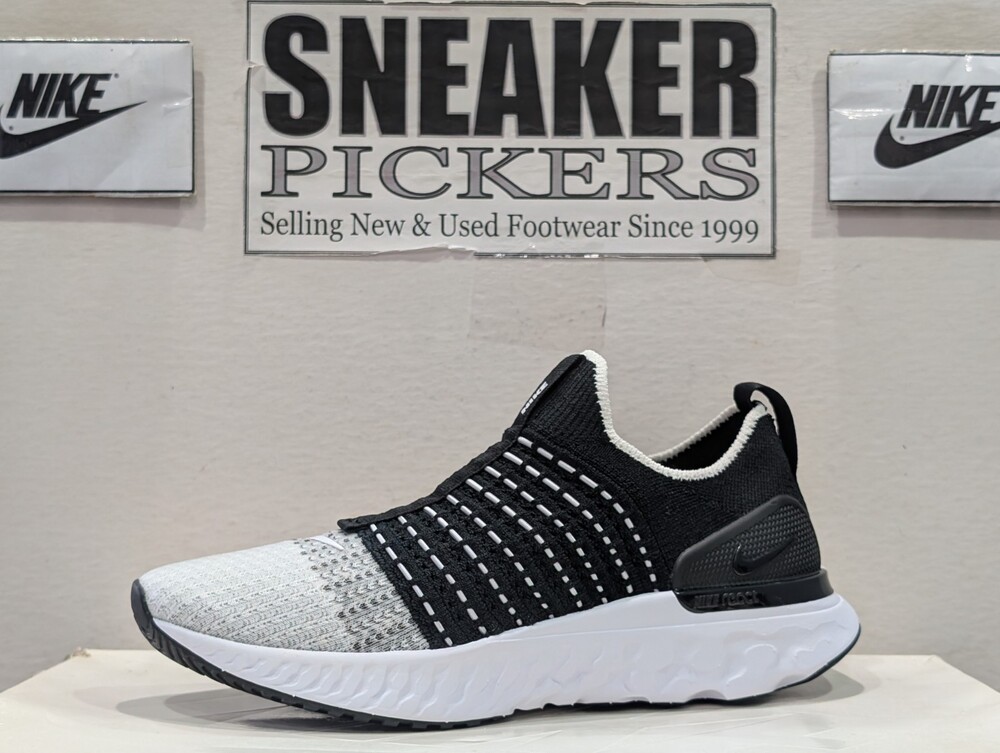 Nike WOMENS React Phantom Run Flyknit 2 - Size: 6.5 - CJ0280 001 - Black / White