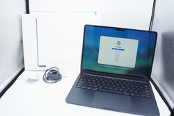  MacBook Air 13 in 2024 Midnight - Apple M3 - 256GB 8GB 8C 8G - A3113 - A-