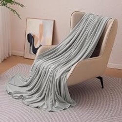 Amazon Basics Cooling Blanket for Hot Sleepers, Reversible Lightweight Thin Throw Blanket for Bed, Couch and Sofa, King (90" x 108"), Gray